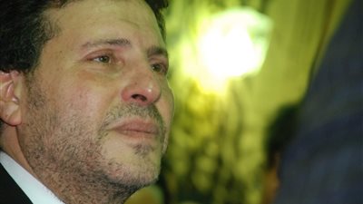 رئيس الجالية المصرية في فرنسا يكشف تفاصيل الحالة الصحية لهاني شاكر 