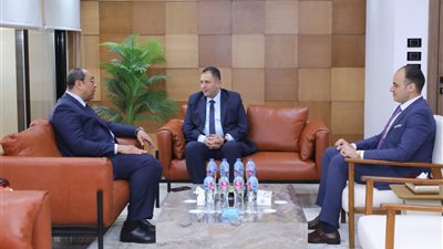 محافظ دمياط يتفقد شركة موبكو ويشيد بدورها في دعم الاقتصاد والصناعة