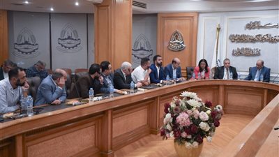 الشراء الموحد تبحث مع «المستلزمات الطبية» آليات صرف المستحقات واستقرار السوق