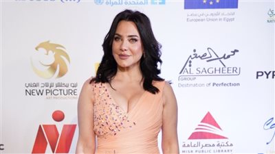 سلاف فواخرجي بعد تكريمها من المركز الكاثوليكي: يكفيني إني واحدة منكم