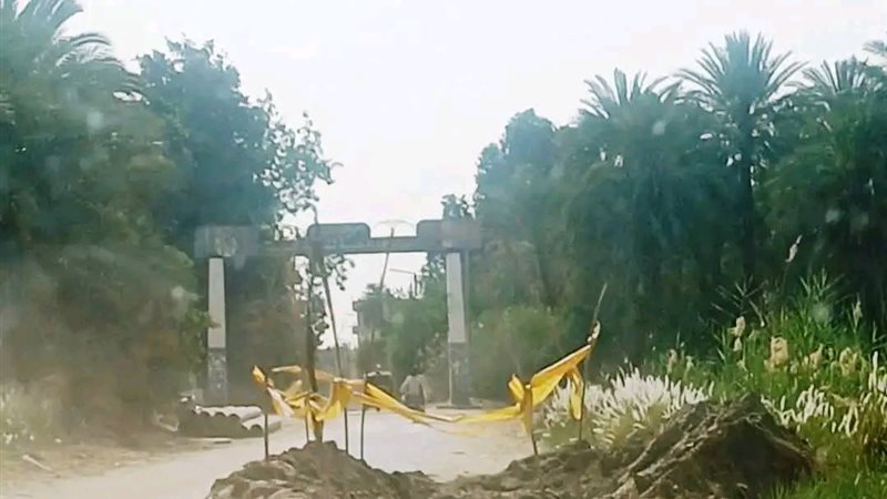 سقوط شاب داخل حفرة
