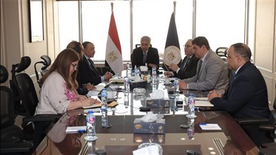 وزير السياحة والآثار يبحث تطوير منظومة الغوص والأنشطة البحرية بمصر 