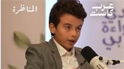 طفلان يقدمان درسا في الوعي باللغة والهوية والانتماء: المذيع الصغير يتألق