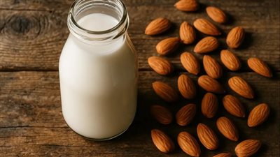     فوائد حليب اللوز لمرضى القلب هل يساعد في تقليل المخاطر؟