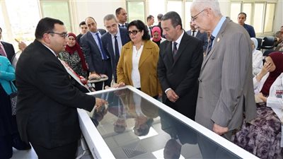 محافظ المنوفية ورئيس الجامعة يفتتحان المستشفى البيطرى 