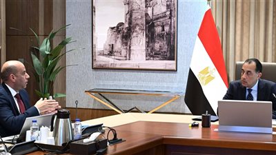 مدبولي يبحث مع وزير العمل خطط تطوير سوق العمل              