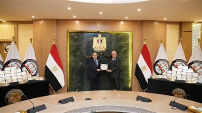 النائب العام يُكرم مدير النيابات تقديرًا لجهوده المتميزة في إدارة الملفات 