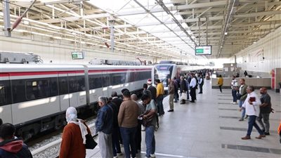 النقل تعلن وسائل الدفع الإلكتروني وتفاصيل الاشتراكات بمترو الأنفاق وقطار LRT 
