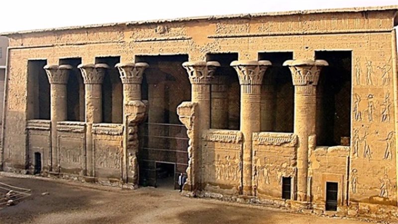 تطوير منطقة إسنا