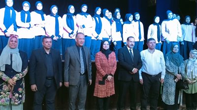 وكيل تعليم أسيوط يشهد لقاء تعريفيا لطالبات مدرسة الجامعة الثانوية 