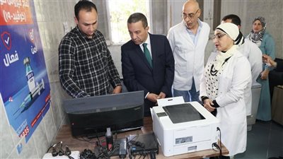 محافظ المنوفية  يفاجئ  المركز الصحي بشبين الكوم.. ويحيل 6 من العاملين للتحقيق 