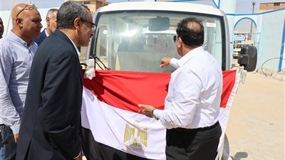 جامعة قنا تخصص حافلة كهربائية صديقة للبيئة لخدمة طالبات المدن الجامعية