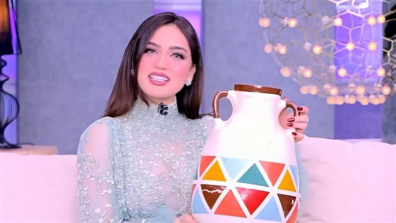 ياسمين عز 