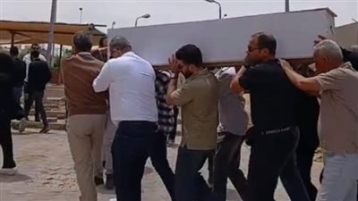 تشييع جنازة ضياء العوضي في مسجد التوحيد بالعبور | صور