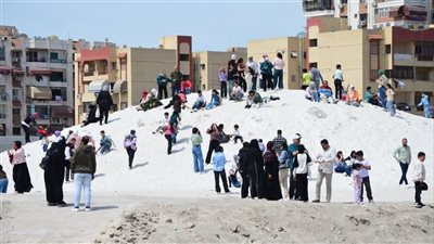 جبال الملح ببورسعيد تجذب آلاف الزوار من مختلف المحافظات في عطلة نهاية الأسبوع