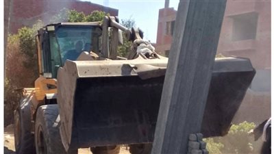 محافظ الجيزة يتابع إزالة مخالفات البناء بأوسيم ويؤكد استمرار الحملات  