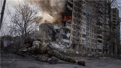 حرب روسيا وأوكرانيا.. ضربات متبادلة وإسقاط أكثر من 100 مسيرة في ليلة