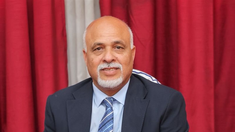 الدكتور احمد شوقي