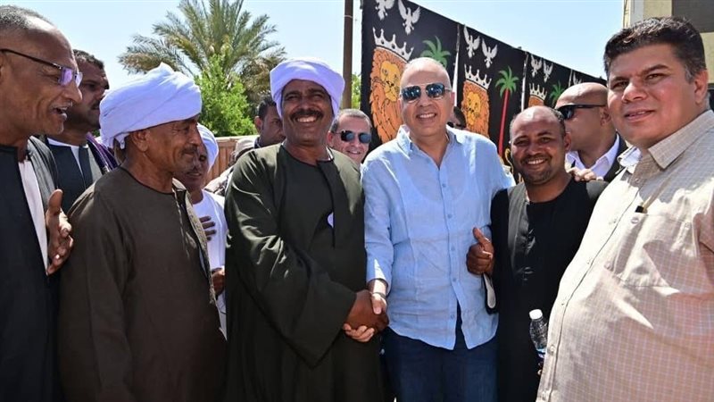 وزير الري خلال الزيارة