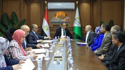 محافظ الجيزة يترأس لجنة القيادات لاختيار المتقدمين لشغل مناصب إدارية