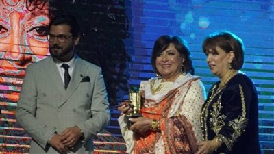 حنان مطاوع توجه رسالة لوالدتها بعد تكريمها في مهرجان عنابة بالجزائر