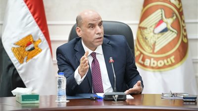 وزير العمل أمام السيسي: سواعد عمال مصر تقود معركة بناء الجمهورية الجديدة