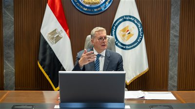 وزير البترول يجري حركة تغييرات في قيادات الأمن بعدد من الشركات