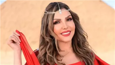 نادية مصطفى تسعد بـ ذكر اسم هاني شاكر في حفلة الشامي بباريس |فيديو