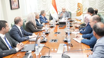 وزير العمل يبحث التعاون مع 