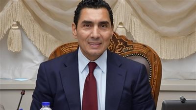 وزير الرياضة يهنئ محمد السيد بعد التتويج بذهبية كأس العالم لسيف المبارزة