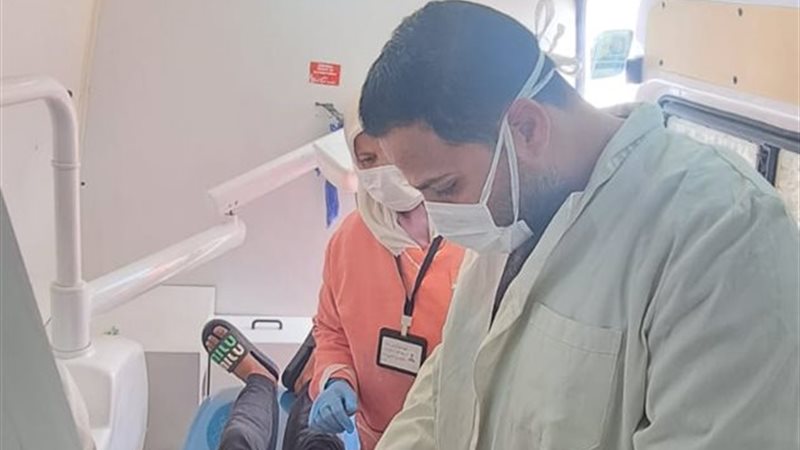  الكشف على 1369 مواطنًا