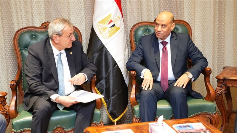 وزير العمل ونظيره