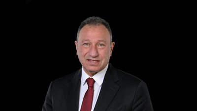الخطيب يهنئ سيدات يد الأهلي بالدوري والثلاثية المحلية
