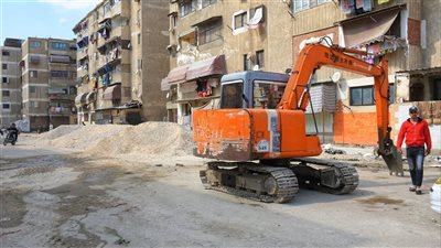 استمرار أعمال تطوير ورفع كفاءة منطقة عمر بن الخطاب ببورسعيد