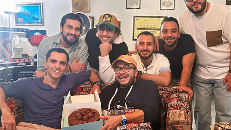 حسام داغر وأصدقائه