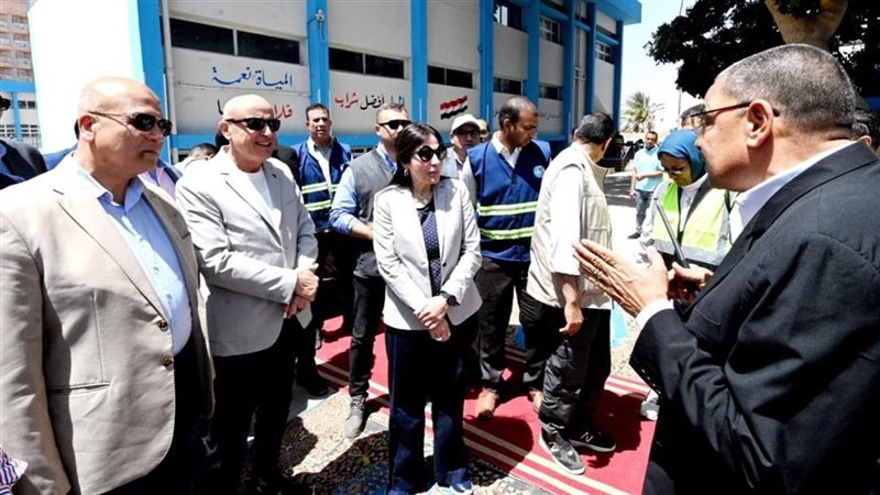 وزيرة الاسكان ومحافظ