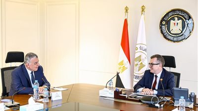 وزير التخطيط و«أيادي» يبحثان دعم ريادة الأعمال والشركات الناشئة