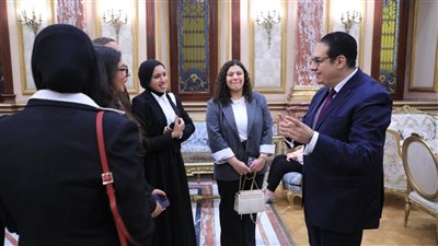 طلاب جامعة القاهرة الأهلية داخل مجلس الشيوخ: تجربة تطبيقية تعزز وعي طلاب برنام