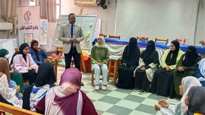 محافظ أسوان : التوسع فى برامج التثقيف المالى وتكثيف جهود تمكين المرأة إقتصاديا