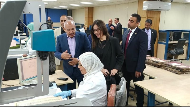 وزيرة الثقافة 