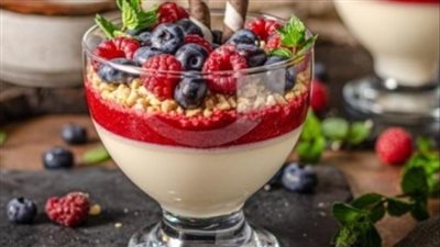     وصفة حلى سريع يذوب في الفم بالشوكولاتة البيضاء والفواكه
