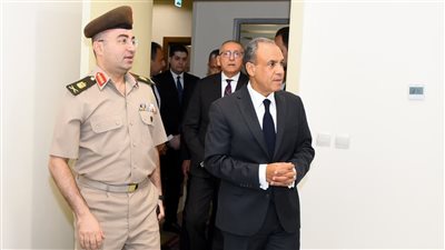 وزير الخارجية يفتتح غرفة مؤمنة لحفظ وثائق الدولة بأحدث التقنيات