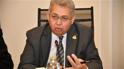 رئيس «تعليم النواب»: الأسرة تعاني من «التوحد الرقمي» 