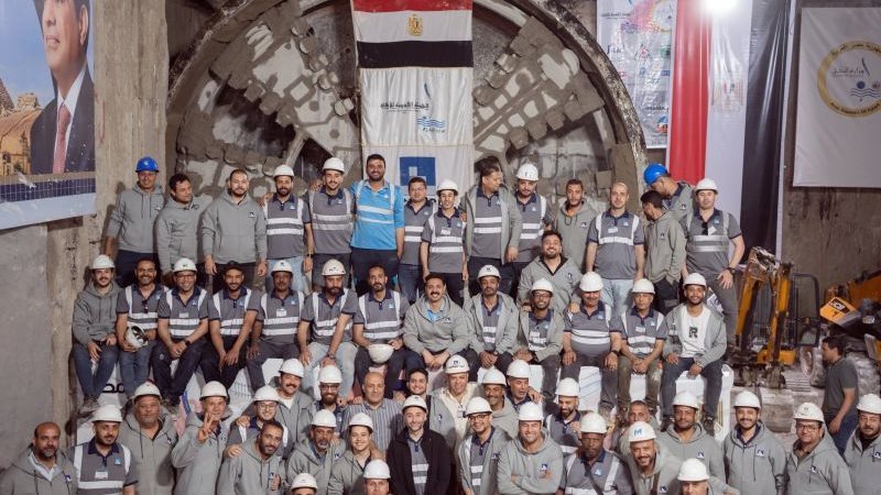 الاحتفال بوصول الماكينة