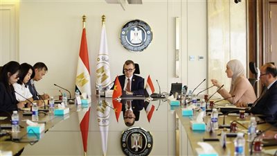 وزير التخطيط يبحث مع سفير فيتنام تعزيز الشراكة التنموية والتعاون الاقتصادي