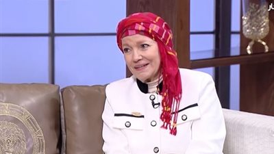 مشيرة إسماعيل: ربنا عوضني بالواد سيد الشغال ومش زعلانة على العيال كبرت