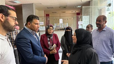 نائب محافظ السويس يتفقد المركز التكنولوجي بحي فيصل لمتابعة طلبات المواطنين