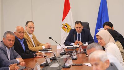 اجتماع بحضور قيادات وزارة النقل لتذليل عقبات مشروع طريق عزبة البرج بدمياط