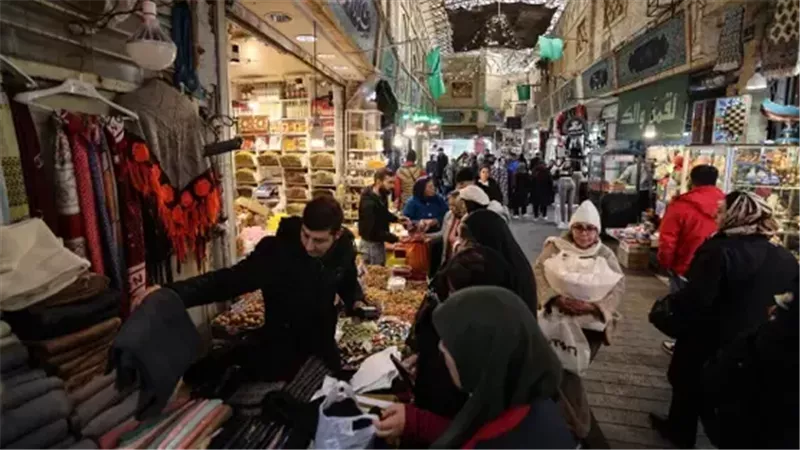 خبير إيراني يحذر..