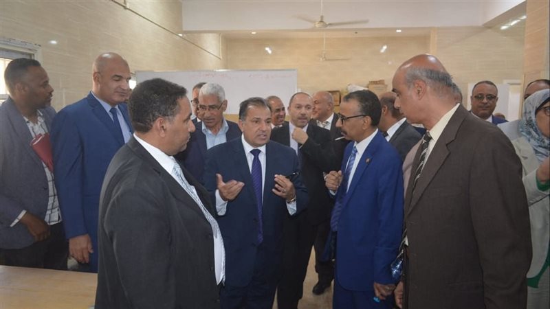 رئيس جامعة قنا